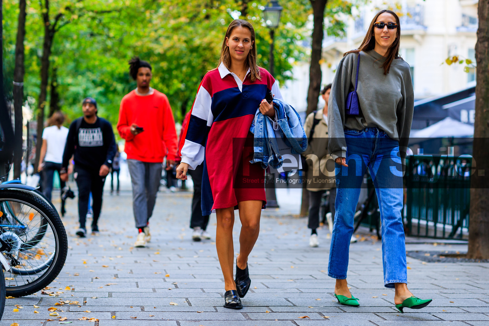atmosphere details, black shoes, blue denim, denim pants, fashion week, frenchystyle, full length, FW, graphic dress, green shoes, grey sweater, high heels, horizontal, jeans, jonathan paciullo, leather bag, leather shoes, PARIS, PFW, polo dress, printed dress, red dress, shirt dress, SPRING SUMMER 2018, SS 18, street style, sunglasses, trousers