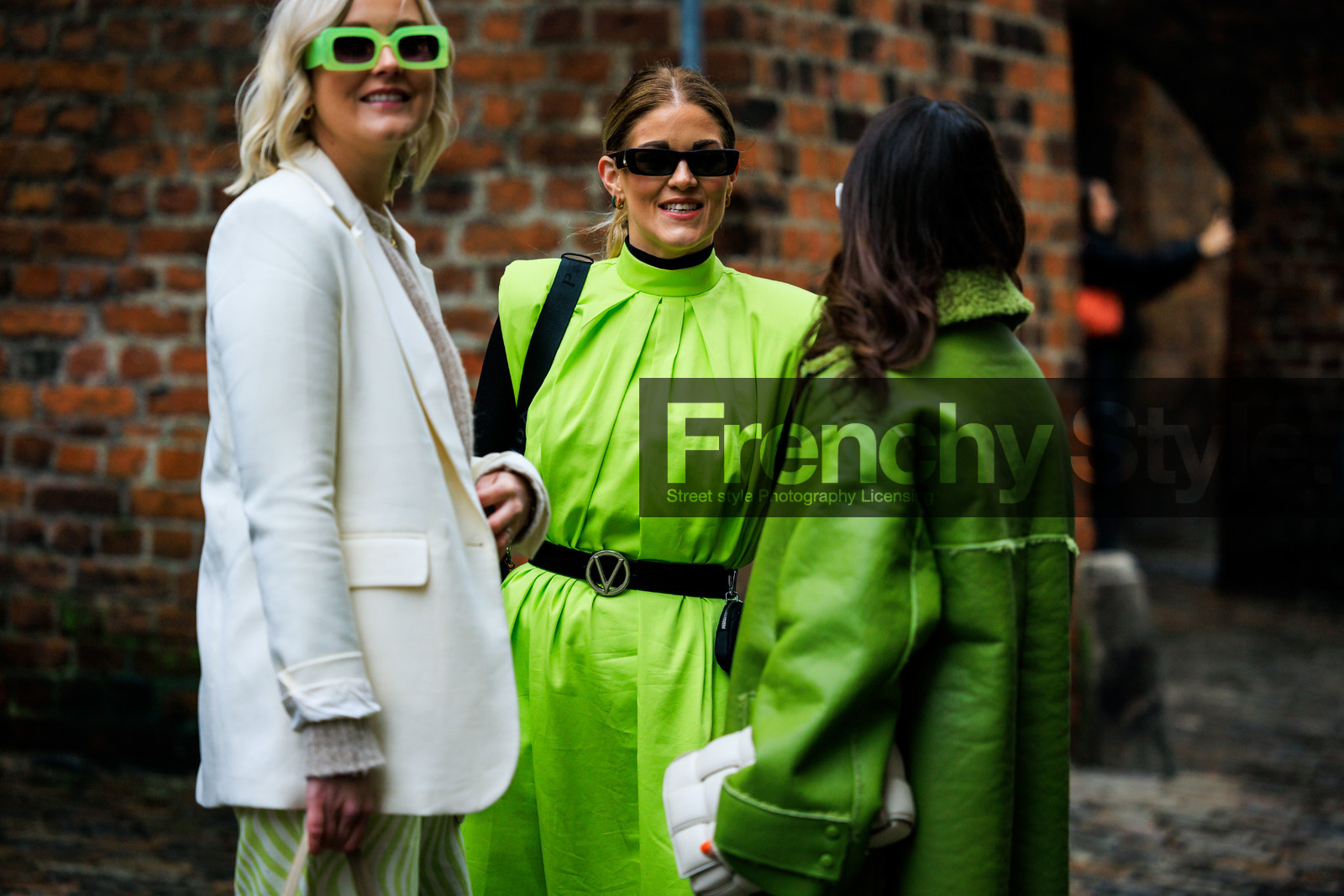 fluo green sunglasses, white blazer, fluo green jumpsuit, black blazer, black sunglasses, green coat, white handbag, bottega veneta handbag, fashion week, frenchystyle, FW, jonathan paciullo, street style, CPH, COPENHAGEN, AUTUMN WINTER 2022-2023, FALL WINTER 2022-2023, FW 22-23, horizontal, atmosphere details