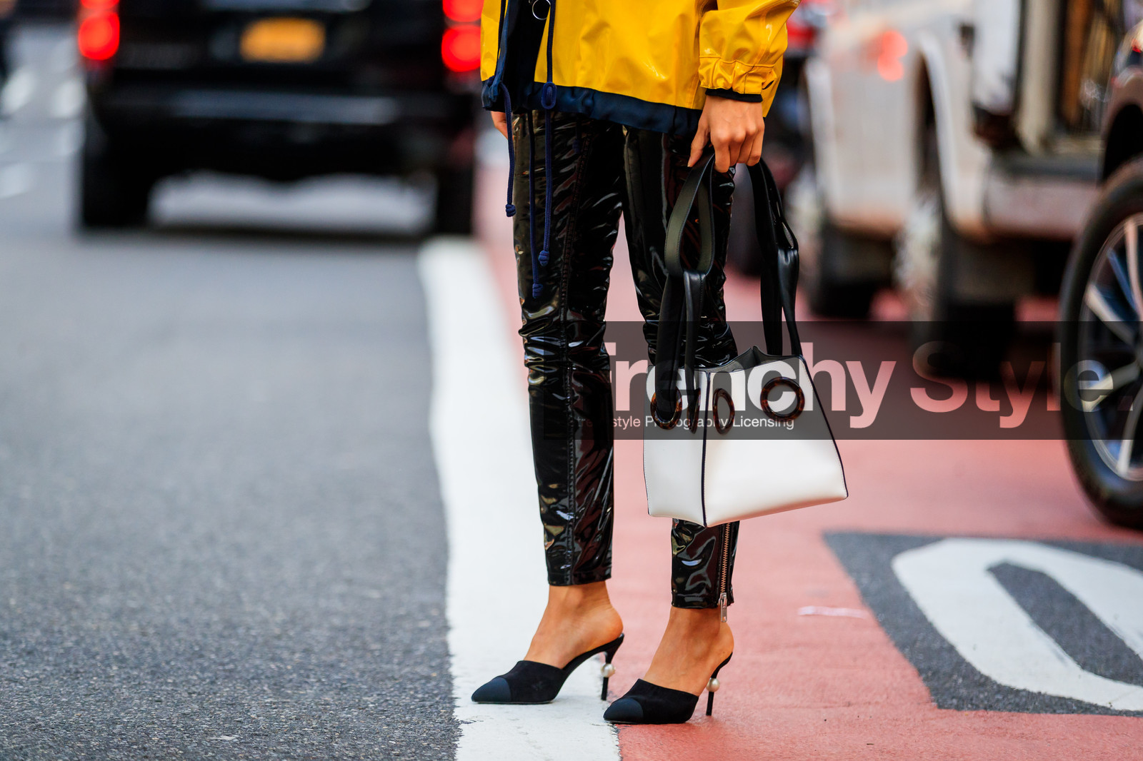 black and white bag, black mules, black pants, black shoes, chanel, graphic bag, high heels, leather bag, leather pants, leather shoes, printed bag, trousers, yellow jacket, street style, jonathan paciullo, FW, frenchystyle, fashion week, NYFW, NEW YORK, AUTUMN WINTER 2018-2019, AW 18-19, FALL WINTER 2018-2019, FW 18-19, atmosphere details, horizontal, detail, vanessa hong