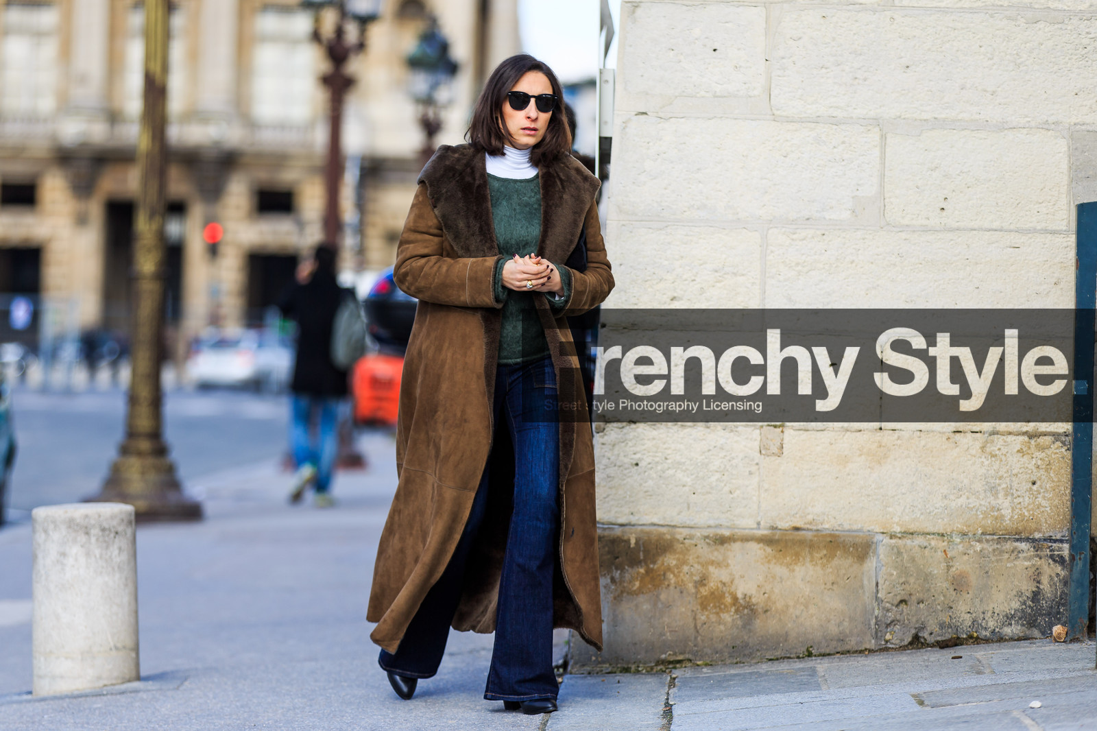 atmosphere details, AUTUMN WINTER 2016-2017, AW 16-17, blue denim, brown coat, brown fur, denim pants, FALL WINTER 2016-2017, fashion week, frenchystyle, full length, FW, FW 16-17, green sweater, horizontal, jeans, jonathan paciullo, leather coat, long coat, PARIS, PFW, shearling, street style, sunglasses, trousers