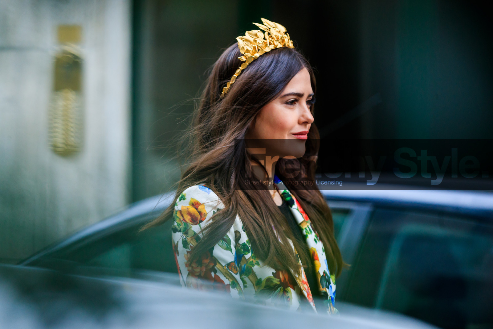 dolce & gabbana, floral, flowers, golden details, graphic jacket, hair jewels, headband, printed jacket, white jacket, fashion week, frenchystyle, FW, jonathan paciullo, street style, MFW, MILAN, AUTUMN WINTER 2018-2019, FALL WINTER 2018-2019, FW 18-19, horizontal, atmosphere details