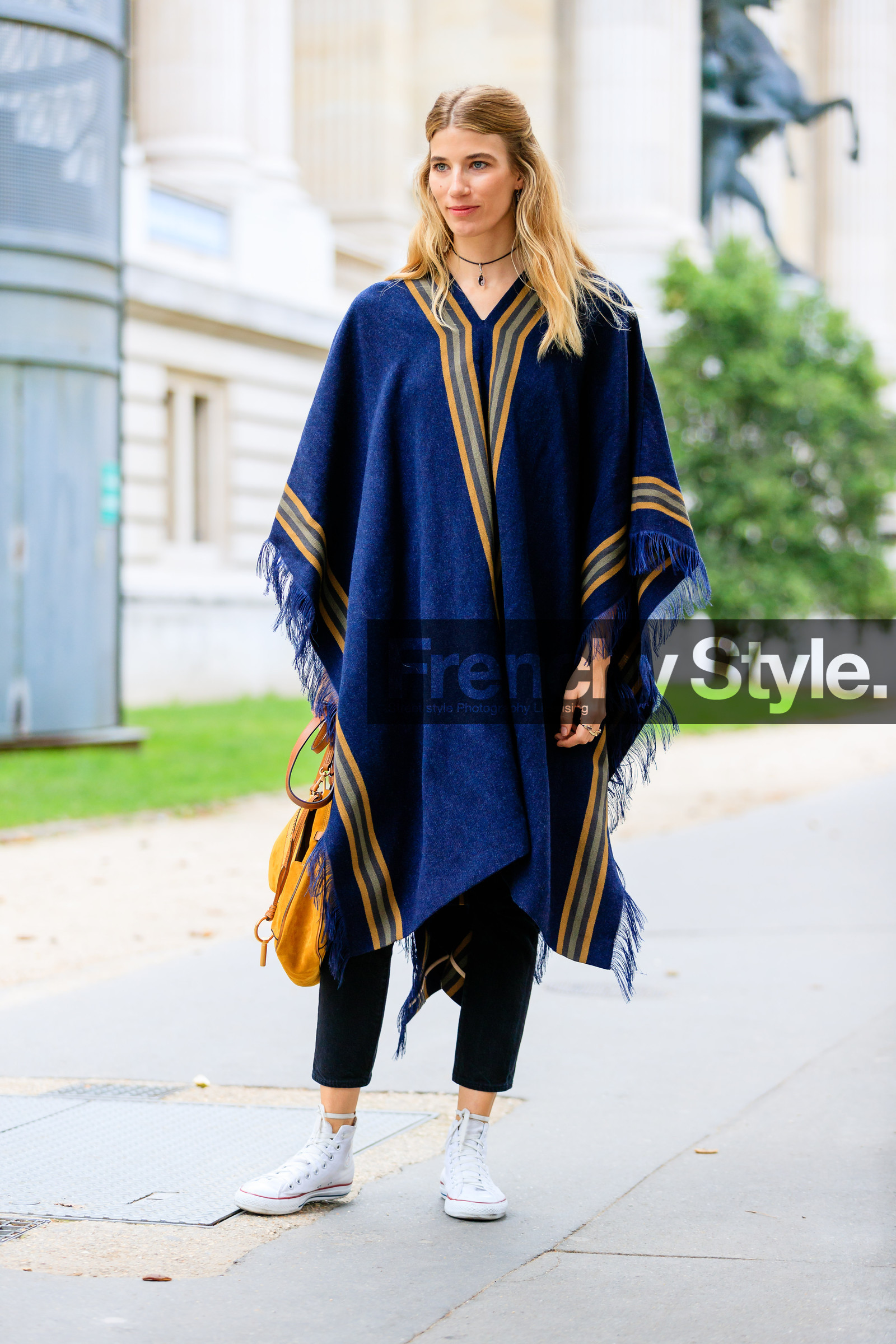 converse, denim pants, fashion week, frenchystyle, full length, FW, jeans, jonathan paciullo, leather bag, leather shoes, PARIS, PFW, poncho, SPRING SUMMER 2017, SS 17, street style, trousers, veronika heilbrunner, vertical, white sneakers