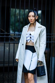 heart skirt, blavk skirt, white coat, white trench, assymetric bra, white bra, black bag, bucket bag, pony tail, heart top, jessica wang, fashion week, frenchystyle, FW, jonathan paciullo, street style, vertical, atmosphere details, detail