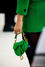 details, close up, mini bag, mini saddle bag, eiffel tower keychain, green bag, dior, maria bernad, fashion week, frenchystyle, FW, jonathan paciullo, street style, AUTUMN WINTER 2022-2023, FALL WINTER 2022_2023, FW 22-23, PFW, PARIS, vertical, detail