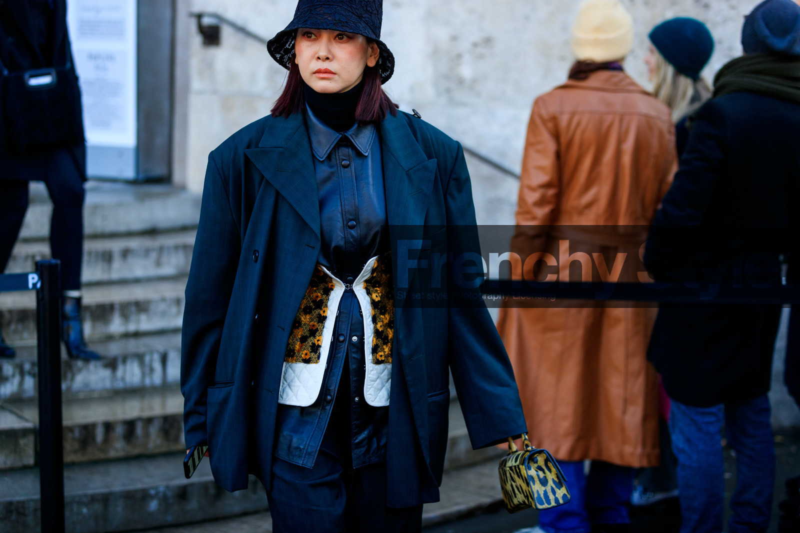 dark grey jacket, black hat, black jacket, black leather shirt, white shirt, camel shirt, floral embroidered shirt, lace hat, quilted shirt, layered shirt, layered jacket, checked jacket, leopard printed bag, hand bag, mini bag, fashion week, frenchystyle, FW, jonathan paciullo, street style, PFW, PARIS, horizontal, atmosphere details, detail