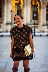 bag, boots, brown boots, brown dress, dress, gold bag, leather bag, leather boots, logo print, louis vuitton look, Paola Locatelli, fashion week, frenchystyle, FW, jonathan paciullo, street style, PFW, PARIS, SPRING SUMMER 2022, SS 22, vertical, atmosphere details