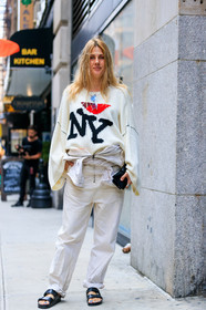 black bag, black sandals, fashion week, frenchystyle, full length, FW, jonathan paciullo, leather bag, natalie hartley, NEW YORK, NYFW, printed sweater, SPRING SUMMER 2018, SS 18, street style, trousers, vertical, white pants, white sweater