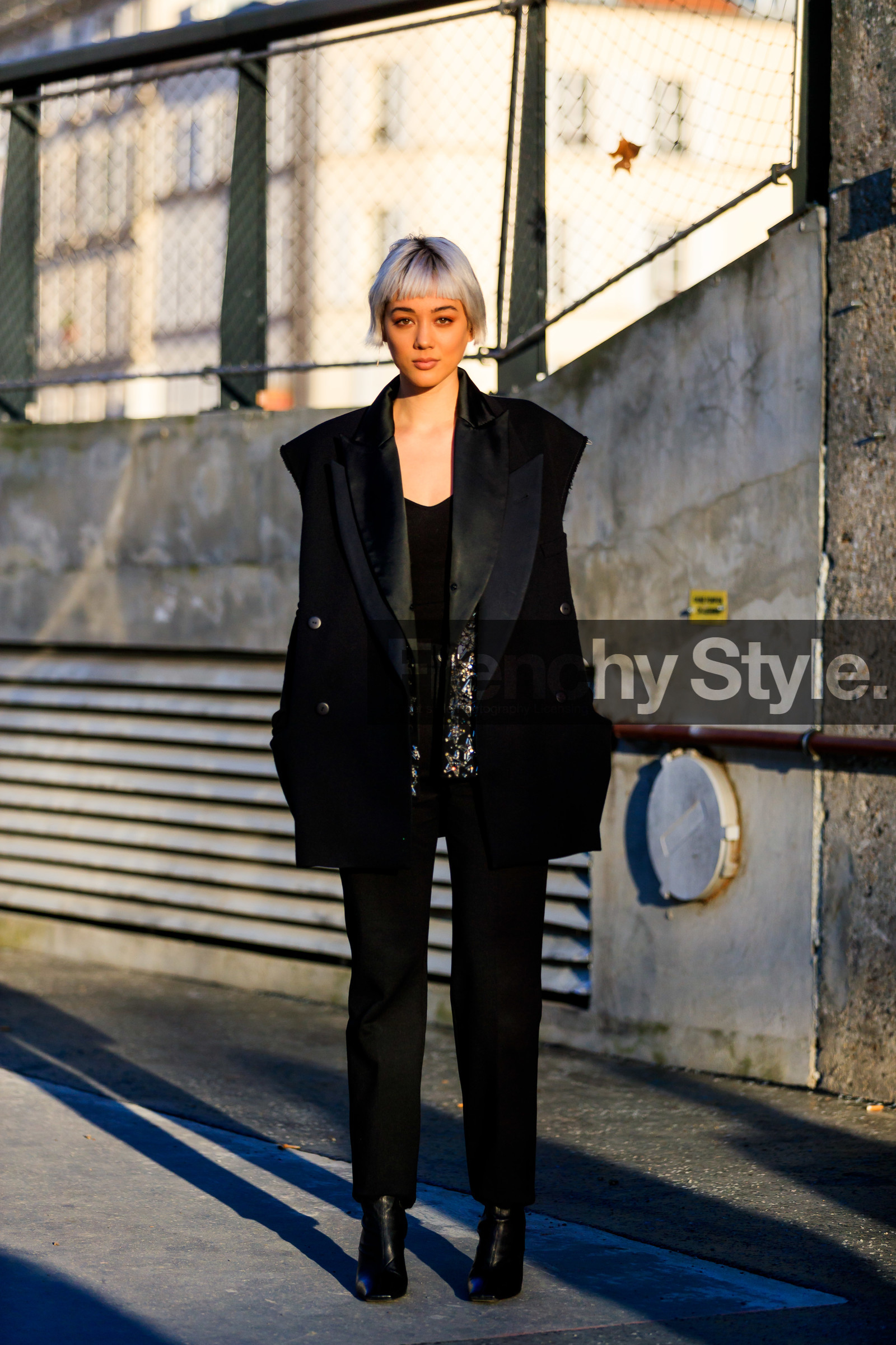 black coat, black jacket, black pants, black shoes, black suit, dyed hair, kim jones, leather shoes, tone on tone, total look black, trousers, PARIS, PFW, street style, jonathan paciullo, FW, frenchystyle, fashion week, AUTUMN WINTER 2019-2020, AW 19-20, FALL WINTER 2019-2020, FW 19-20, vertical, full length