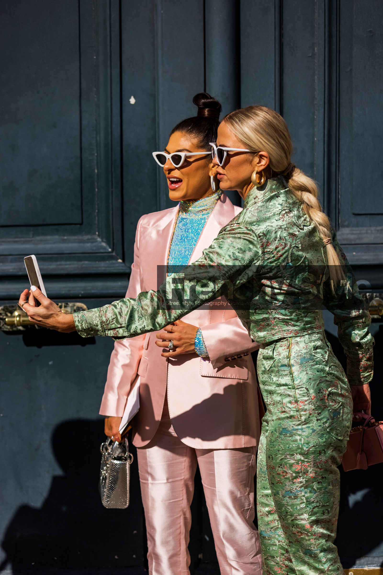 bag, blue top, duo, floral print, flower, green jacket, green pants, pastel, pink blazer, pink suits, print, silver bag, smartphone, suits, sunglasses, white sunglasses, fashion week, frenchystyle, FW, jonathan paciullo, street style, PFW, PARIS, SPRING SUMMER 2022, SS 22, vertical, atmosphere details