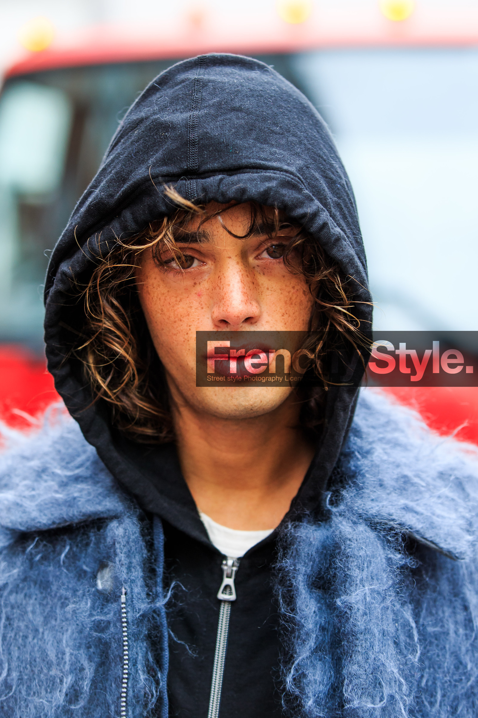 atmosphere details, AUTUMN WINTER 2016-2017, AW 16-17, black sweater, curly hair, detail, fashion week, frenchystyle, fur coat, fur collar, FW, FW 16-17, grey coat, grey fur, hood, hoodie, jonathan paciullo, man, NEW YORK, NYFW, street style, vertical