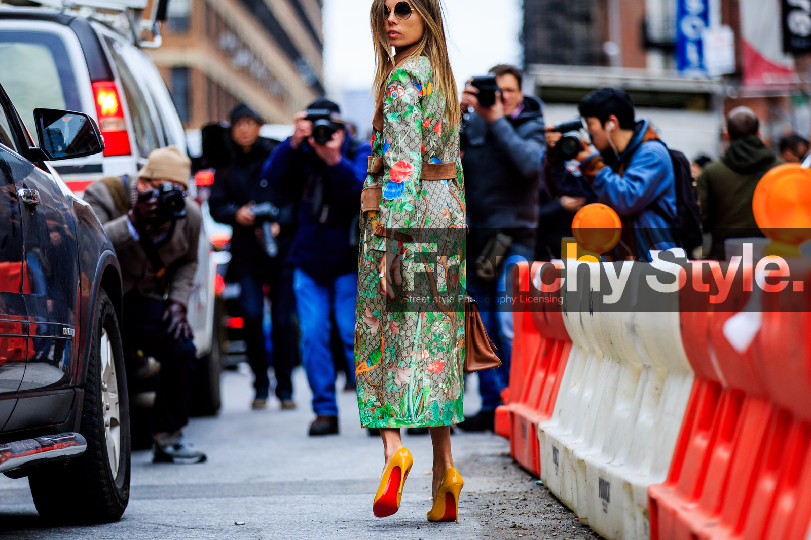 atmosphere details, AUTUMN WINTER 2016-2017, AW 16-17, brown bag, detail, embroidered coat, erica pelosini, fashion week, floral, flower, frenchystyle, FW, FW 16-17, green coat, gucci, high heels, horizontal, jonathan paciullo, leather bag, leather coat, NEW YORK, NYFW, printed coat, street style, suede, woman, yellow heels