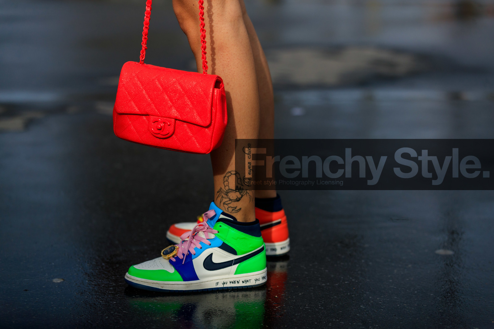 hera pradel, red polish bag, quilted bag, nike shoes, green sneakers, red sneakers, blue sneakers, multicolor sneakers, tatoo, close up detail, bag detail, shoes detail, chanel bag, fashion week, frenchystyle, FW, jonathan paciullo, street style, PFW, PARIS, horizontal, atmosphere details, detail