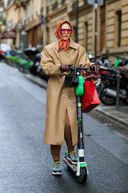 doina ciobanu, red scarf, silk scarf, hair scarf, beige leather coat, beige leather trench coat, cartier bag, hand bag, black leather bag, belted trench coat, multicolor sneakers, blue sneakers, yellow sneakers, PARIS, PFW, SPRING SUMMER 2020, SS 20, fashion week, frenchystyle, FW, jonathan paciullo, street style, vertical, full length
