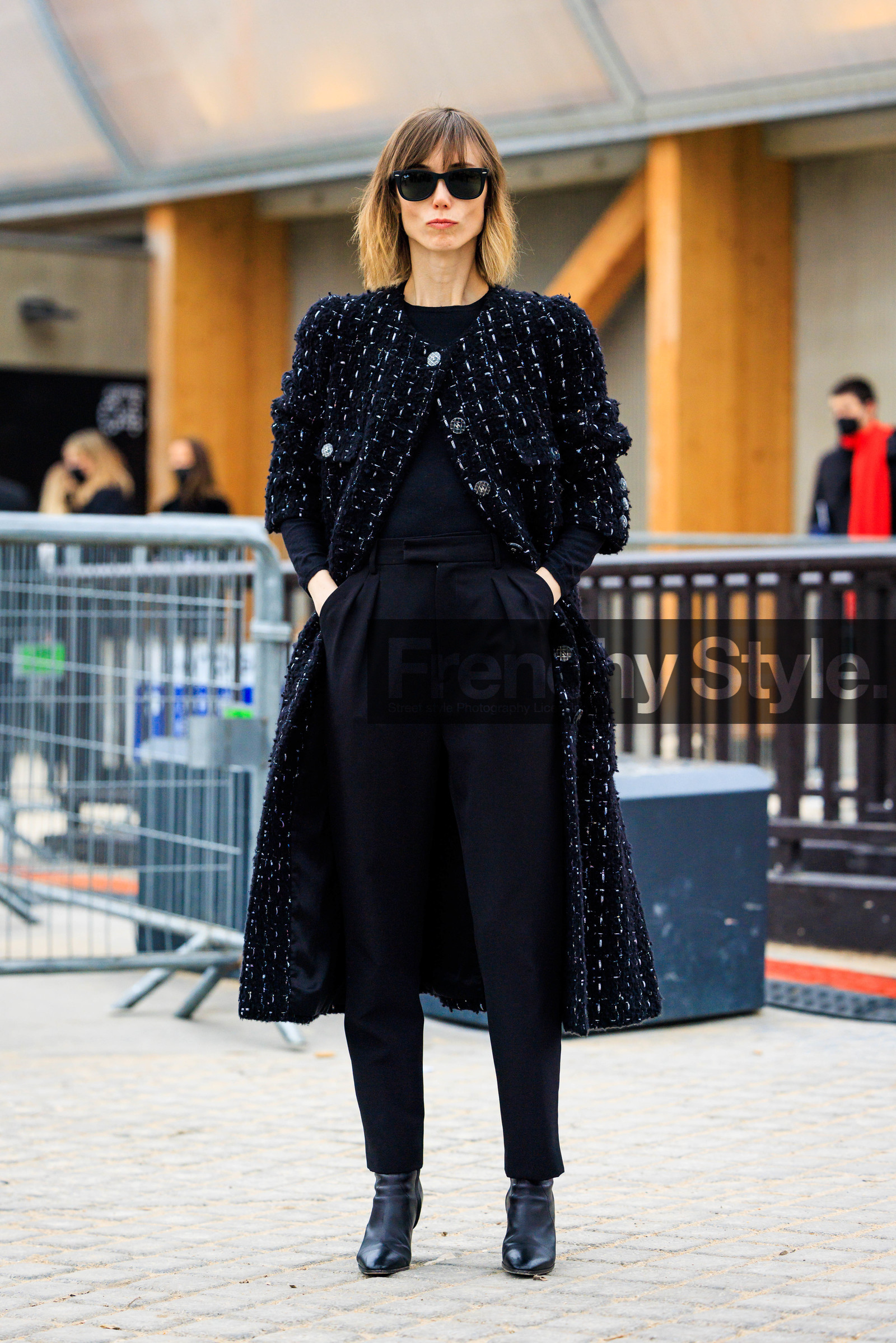 tweed coat, blackc coat, chanel, black tshirt, black trousers, black boots, black sunglasses, short hair, total black look, fashion week, frenchystyle, FW, jonathan paciullo, street style, PARIS, PFW, SPRING SUMMER 2022, SS 22, full length, vertical, anya ziourova