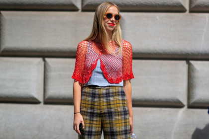 atmosphere details, checked pants, chloe king, detail, embroidered bag, fashion week, fishnet, frenchystyle, FW, horizontal, jonathan paciullo, NEW YORK, NYFW, plaid, printed pants, red top, SPRING SUMMER 2018, SS 18, street style, sunglasses, tartan, trousers