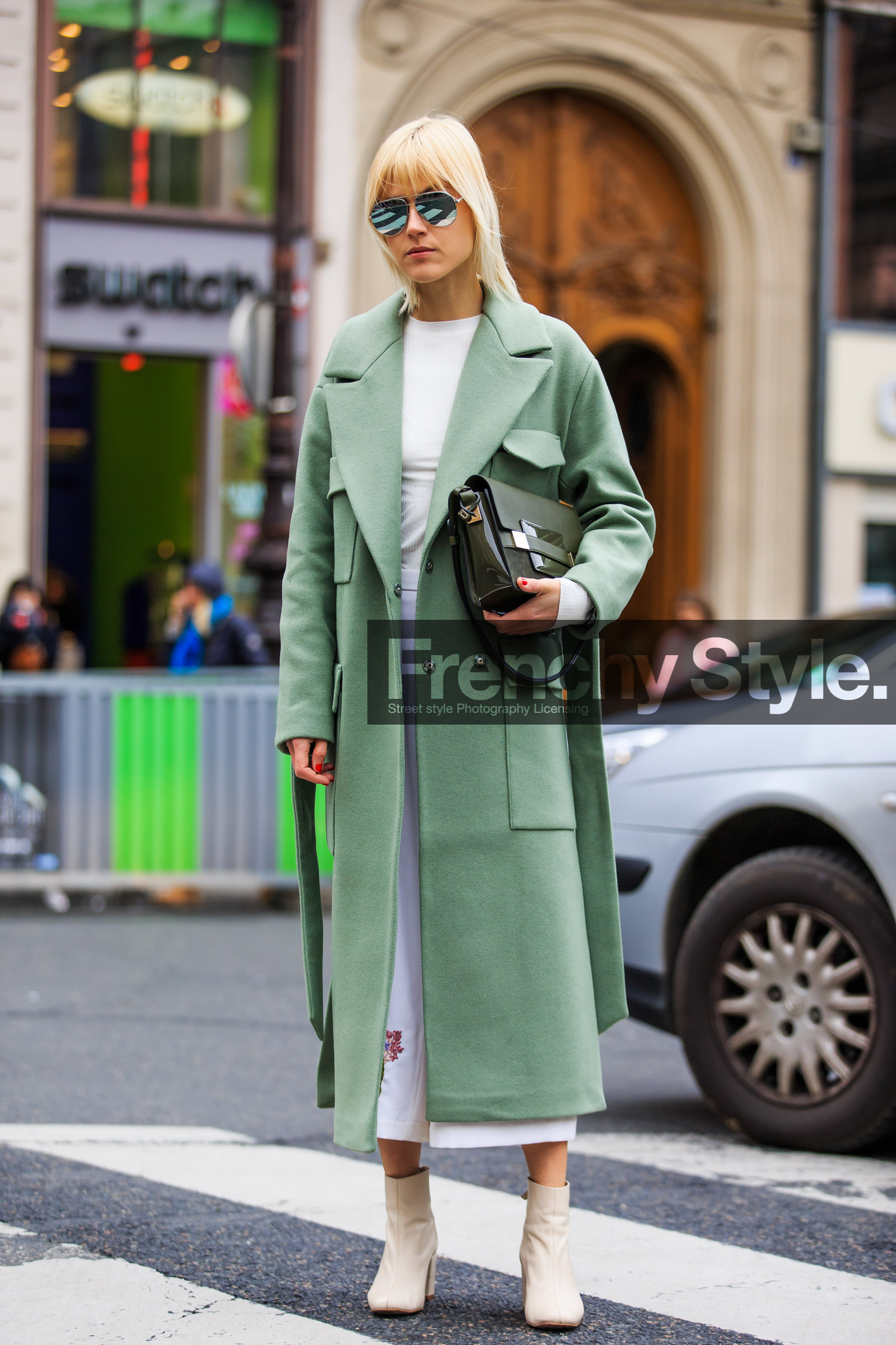 AUTUMN WINTER 2016-2017, aviator sunglasses, AW 16-17, FALL WINTER 2016-2017, fashion week, frenchystyle, full length, FW, FW 16-17, green bag, green coat, high heels, jonathan paciullo, kaki bag, leather bag, leather boots, linda tol, overcoat, PARIS, PFW, printed dress, street style, sunglasses, vertical, white boots, white dress
