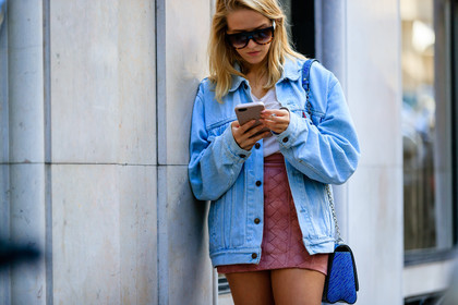 atmosphere details, beige top, blue bag, blue denim, denim jacket, detail, fashion week, frenchystyle, FW, horizontal, jonathan paciullo, leather bag, louis vuitton, PARIS, PFW, pink skirt, SPRING SUMMER 2017, SS 17, street style, sunglasses, white t shirt