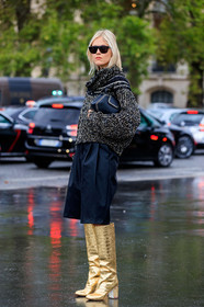 linda tol, golden boots, animal skin boots, high boots, high heels boots, black bermuda shorts, black leather bag, cartier bag, hand bag, chanel boots, tweed pullover, lurex pullover, golden pullover, black pullover, turtleneck pullover, PARIS, PFW, SPRING SUMMER 2020, SS 20, fashion week, frenchystyle, FW, jonathan paciullo, street style, vertical, full length