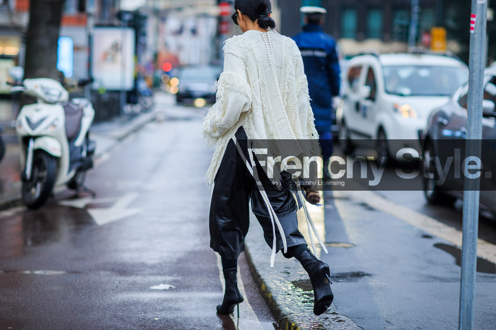 atmosphere details, AUTUMN WINTER 2016-2017, AW 16-17, black boots, black pants, detail, FALL WINTER 2016-2017, fashion week, frenchystyle, FW, FW 16-17, high heels, horizontal, jonathan paciullo, leather boots, leather pants, LFW, LONDON, maison martin margiela, MENSWEAR, street style, white knit, white sweater, yoyo cao