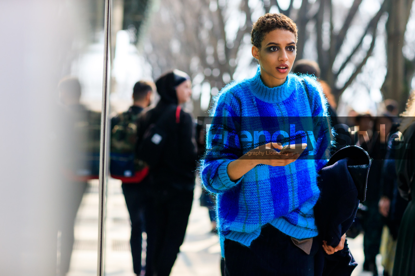 atmosphere details, AUTUMN WINTER 2017-2018, AW 17-18, blue sweater, detail, eyeshadow, FALL WINTER 2017-2018, fashion week, frenchystyle, FW, FW 17-18, horizontal, jonathan paciullo, jourdana phillips, MFW, MILAN, model, plaid, street style