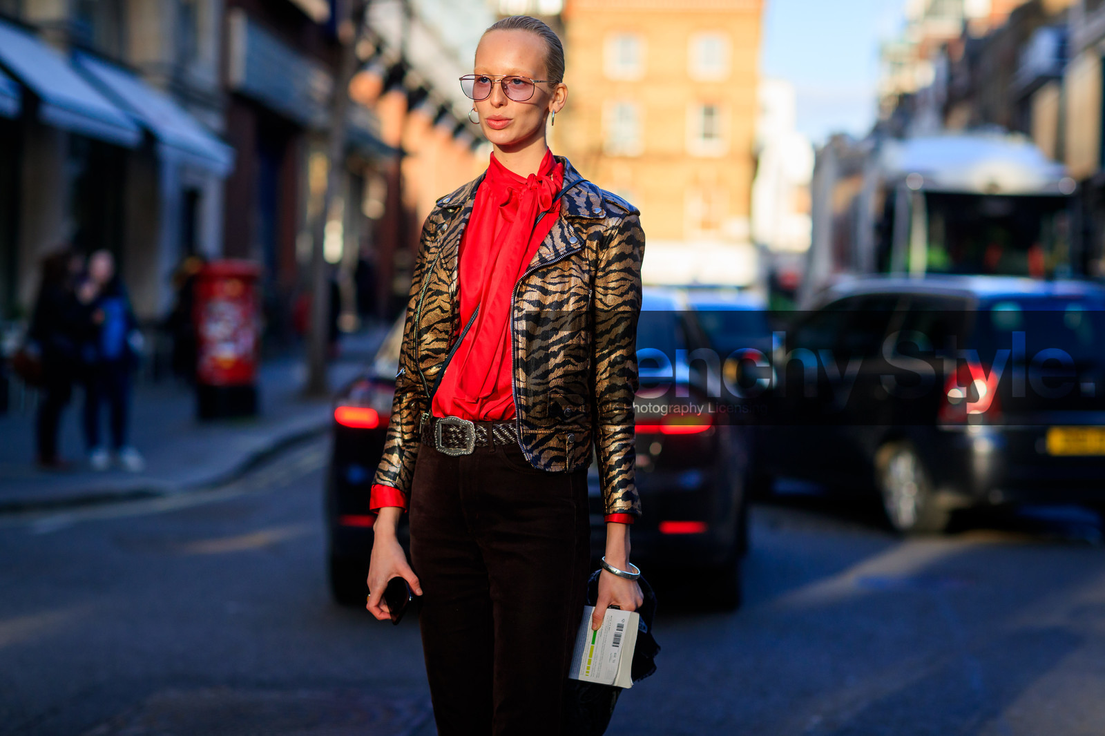 animal print, black bandana, bronze, brown belt, brown pants, earrings, graphic jacket, printed jacket, red shirt, sunglasses, trousers, zebra, street style, jonathan paciullo, FW, frenchystyle, fashion week, LFW, LONDON, AUTUMN WINTER 2018-2019, AW 18-19, FALL WINTER 2018-2019, FW 18-19, horizontal, atmosphere details, detail, model, lili sumner