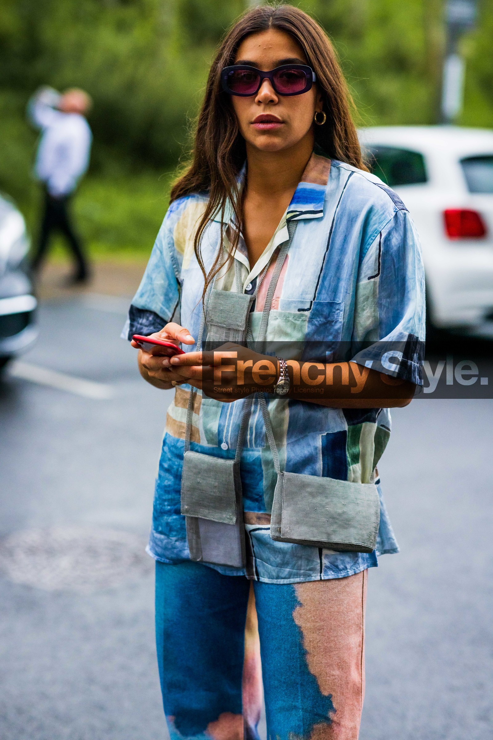 Francesca Boscia, sunglasses, Bags, mini bag, print, shirt, SILK blouse, trousers, watch, fashion week, frenchystyle, FW, jonathan paciullo, street style, SS 22, SPRING SUMMER 2022, LFW, LONDON, vertical, atmosphere details, detail