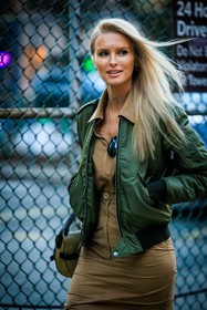 kaki nylon bomber jacket, big necklace, beige maxi dress, long blonde hair, kate davidson hudson, fashion week, frenchystyle, FW, jonathan paciullo, street style, NYFW, NEW YORK, AUTUMN WINTER 2022-2023, FALL WINTER 2022_2023, FW 22-23, vertical, atmosphere details