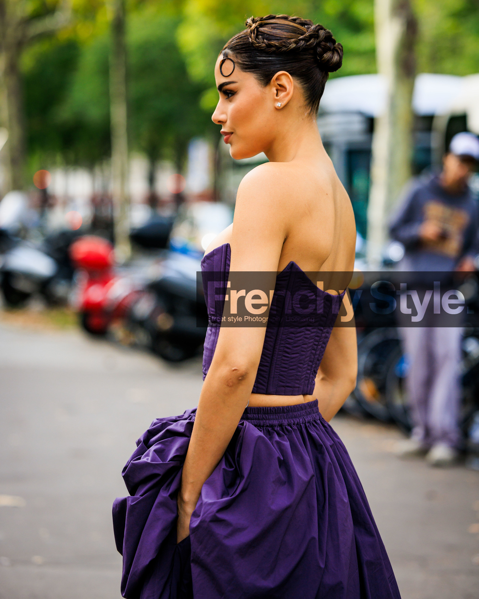 fashion week, frenchystyle, FW, jonathan paciullo, street style, PFW, PARIS, SPRING SUMMER 2024, SS 24, vertical, atmosphere details, detail