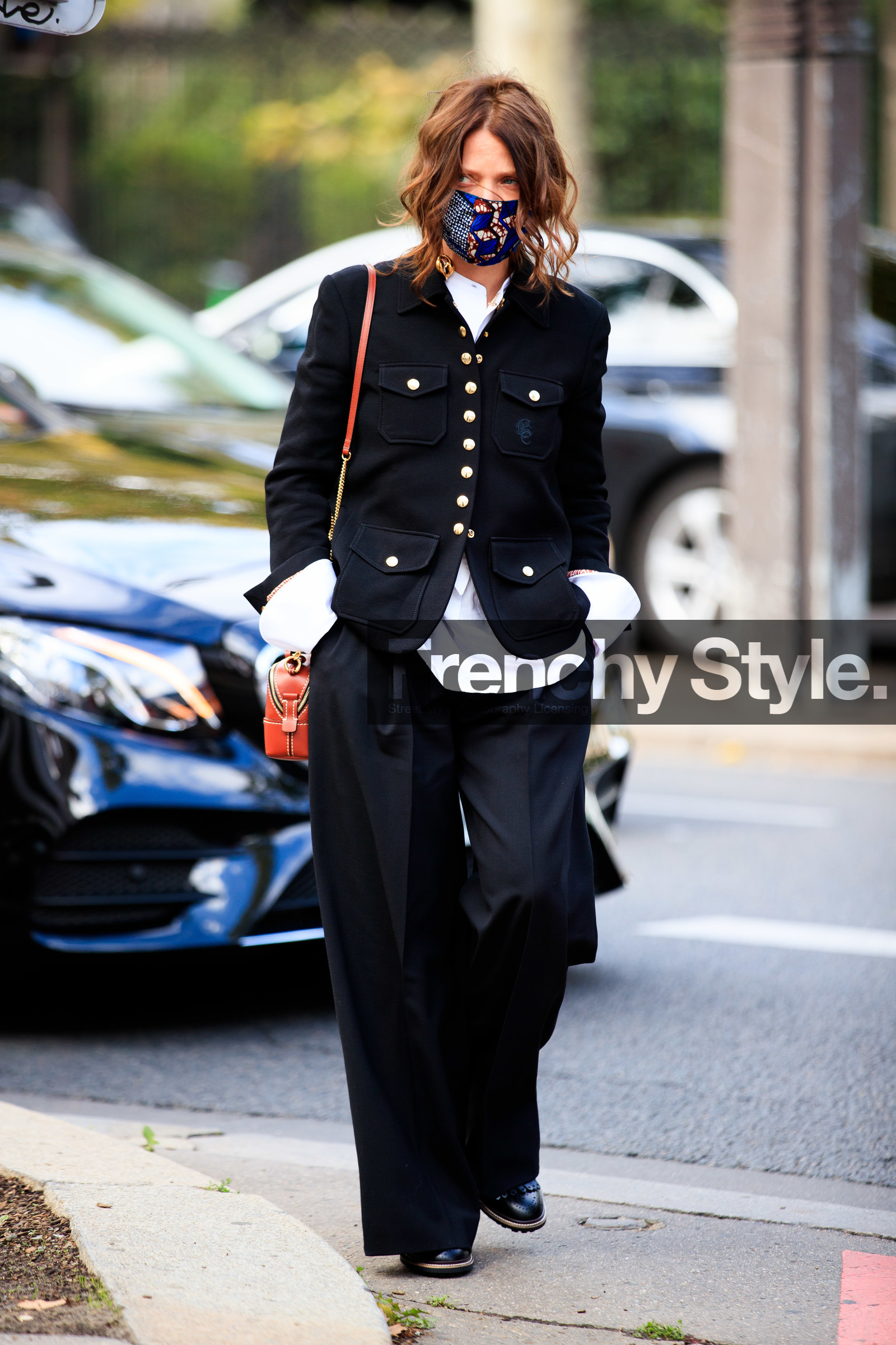 black jacket, black pants, loose pants, white shirt, chloe jacket, chloe look, chloe pants, covid face mask, fashion week, frenchystyle, FW, jonathan paciullo, street style, PFW, PARIS, SPRING SUMMER 2021, SS 21, vertical, full length