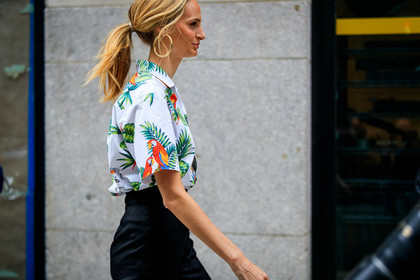 atmosphere details, black pants, detail, earrings, fashion week, floral, frenchystyle, FW, horizontal, jonathan paciullo, NEW YORK, NYFW, printed shirt, SPRING SUMMER 2018, SS 18, street style, trousers, white shirt