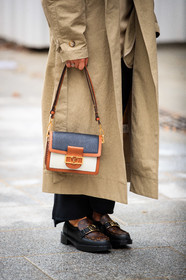 sophia roe, louis vuitton bag, beige trench coat, camel leather bag, white leather bag, black leather bag, black leather loafers, monogrammed loafers, hand bag, louis vuitton shoes, close up detail, bag detail, shoes detail, PARIS, PFW, fashion week, frenchystyle, FW, jonathan paciullo, street style, SPRING SUMMER 2021, SS 21, vertical, atmosphere details, detail