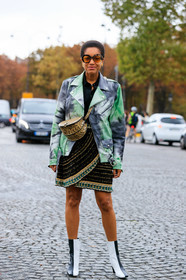 tamu mcpherson, tie and dye jacket, leather jacket, grey leather jacket, green leather jacket, black skirt, wrap skirt, knit skirt, knitwear, golden skirt, beige leather bag, crossbody bag, animal skin bag, geometric shape glasses, scale sunglasses, smoked sunglasses, mini skirt, white leather boots, black leather boots, bicolor boots, low boots, black shirt, PARIS, PFW, SPRING SUMMER 2020, SS 20, fashion week, frenchystyle, FW, jonathan paciullo, street style, vertical, full length