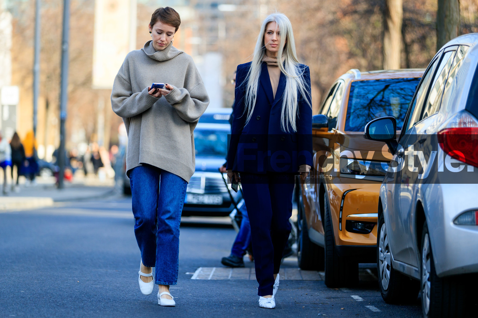 beige sweater, blue denim, blue suit, denim pants, jeans, leather shoes, navy jacket, navy pants, sarah harris, trousers, turtleneck sweater, white shoes, LONDON, LFW, fashion week, frenchystyle, FW, jonathan paciullo, street style, AUTUMN WINTER 2019-2020, AW 19-20, FW 19-20, FALL WINTER 2019-2020, horizontal, atmosphere details, full length