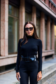 back belt, belt, black monochrome, black legging, black sunglasses, black turtleneck, Evangelie Smyrniotaki, monochrome, sunglasses, turtleneck, fashion week, frenchystyle, FW, jonathan paciullo, street style, MFW, MILAN, SPRING SUMMER 2022, SS 22, vertical, atmosphere details, detail