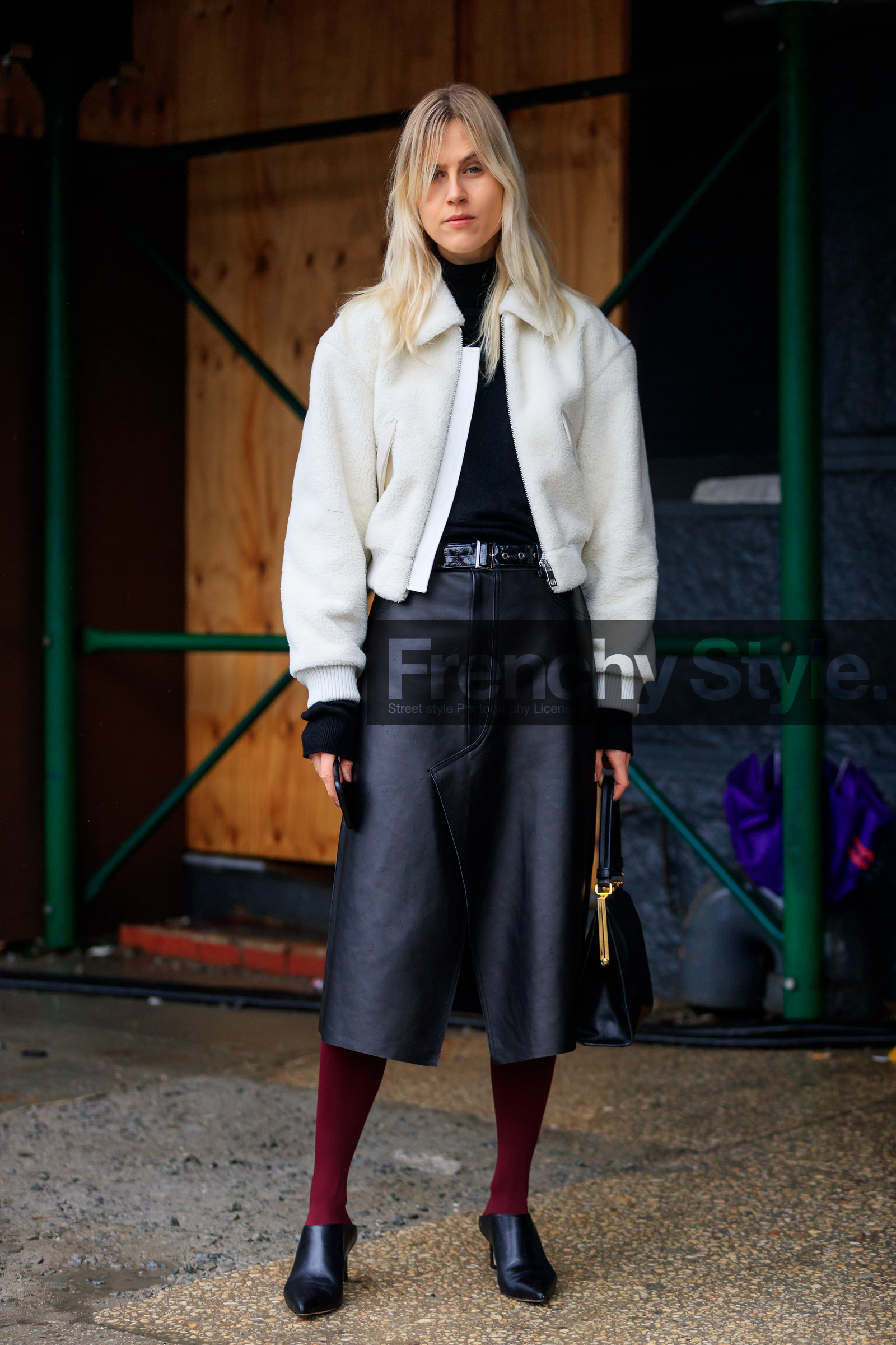 black bag, black shoes, black skirt, black turtleneck, céline, leather bag, leather shoes, leather skirt, tights, white jacket, street style, jonathan paciullo, FW, frenchystyle, fashion week, NYFW, NEW YORK, AUTUMN WINTER 2018-2019, AW 18-19, FALL WINTER 2018-2019, FW 18-19, vertical, full length, linda tol