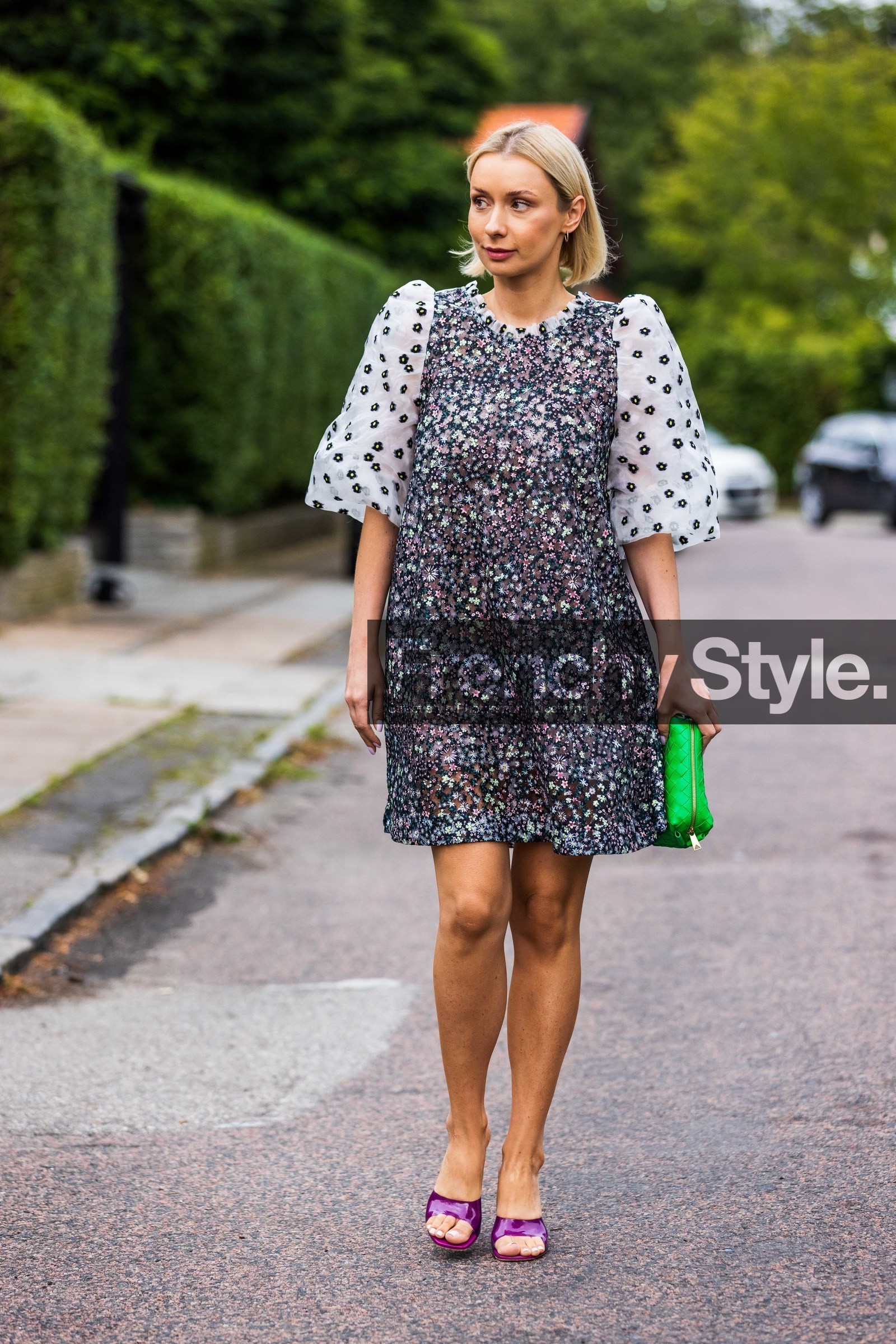bag, ballon sleeves, black dress, dress, floral dress, floral print, flower, flower print, fluo green bag, leather bag, oversized sleeves, patent sandals, pouch, print, printed dress, purple sandals, sandals, justina, justyna czerniak, fashion week, frenchystyle, FW, jonathan paciullo, street style, SPRING SUMMER 2022, SS 22, COPENHAGEN, CPHFW, vertical, full length