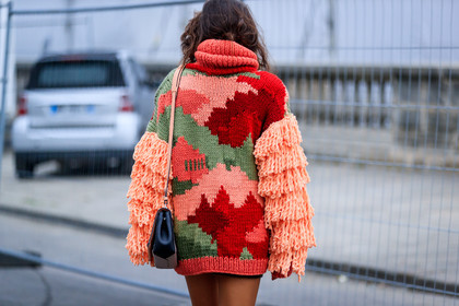 atmosphere details, back detail, detail, fashion week, frenchystyle, FW, horizontal, jonathan paciullo, leather bag, orange sweater, PARIS, PFW, printed sweater, red sweater, SPRING SUMMER 2017, SS 17, street style