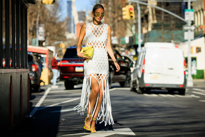 fish net knitted mini white dress, yellow handbag, sunglasses, leonie hanne, fashion week, frenchystyle, FW, jonathan paciullo, street style, NYFW, NEW YORK, AUTUMN WINTER 2022-2023, FALL WINTER 2022_2023, FW 22-23, atmosphere details, horizontal, full length