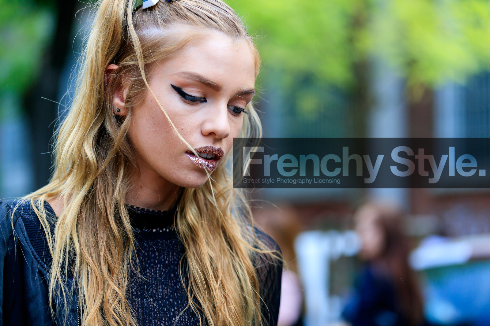 atmosphere details, black sweater, detail, eyeliner, fashion week, frenchystyle, FW, horizontal, jonathan paciullo, lipstick, MFW, MILAN, model, portrait, SPRING SUMMER 2017, SS 17, stella maxwell, street style
