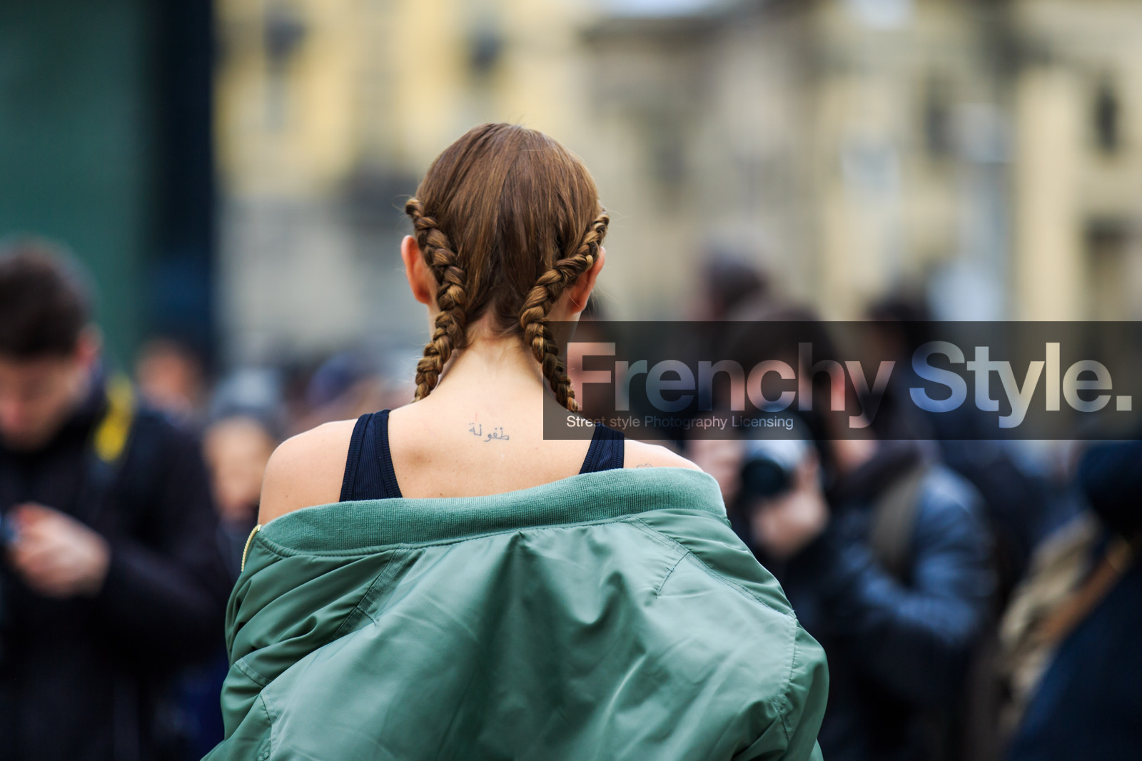 atmosphere details, AUTUMN WINTER 2016-2017, AW 16-17, back detail, black tank top, bomber jacket, braids, detail, FALL WINTER 2016-2017, fashion week, frenchystyle, FW, FW 16-17, green jacket, horizontal, jonathan paciullo, kaki jacket, LFW, LONDON, MENSWEAR, street style, tattoos