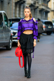 AUTUMN WINTER 2017-2018, AW 17-18, black boots, black shoes, black skirt, cropped top, FALL WINTER 2017-2018, fashion week, frenchystyle, full length, FW, FW 17-18, high heels, jonathan paciullo, lace top, leather bag, leather shoes, MFW, MILAN, purple top, red bag, street style, tights, vertical, xenia tchoumi