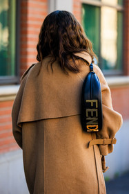 camel coat, fendi handbag, black handbag, diesel logo bag, fendi, back details, fashion week, frenchystyle, FW, jonathan paciullo, street style, MFW, MILAN, FALL WINTER 2022_2023, AUTUMN WINTER 2022-2023, FW 22-23, vertical, atmosphere details