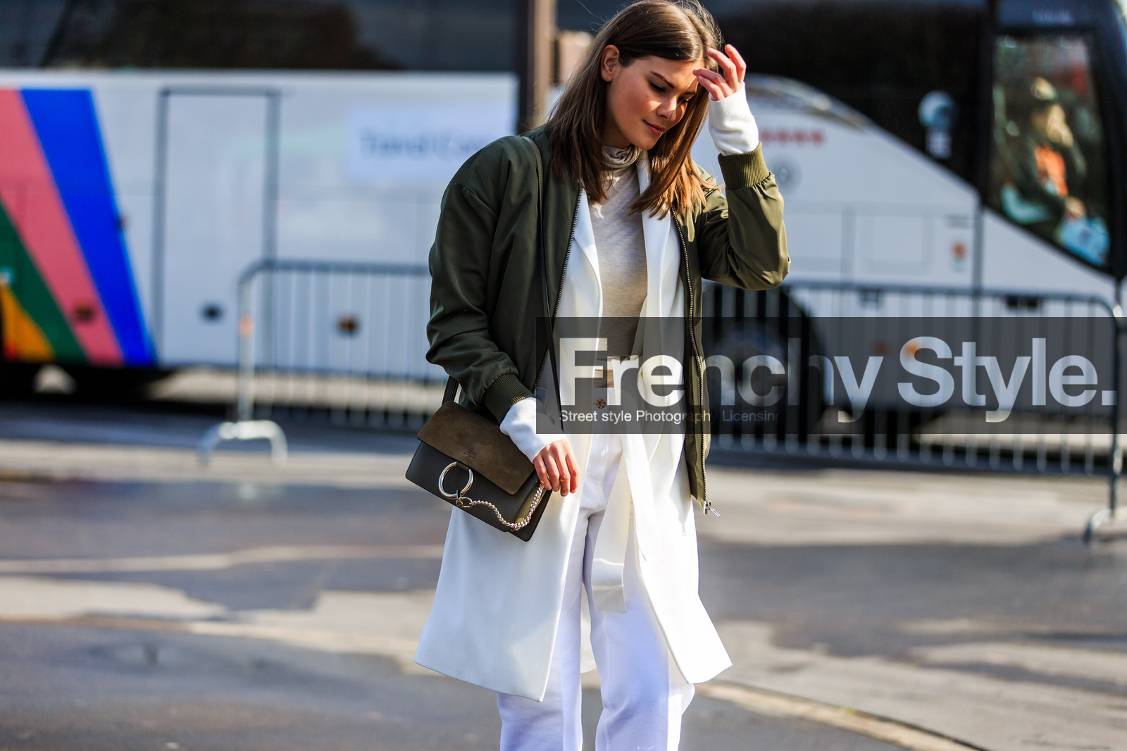 atmosphere details, AUTUMN WINTER 2016-2017, AW 16-17, beige knit, bomber jacket, chloe, detail, FALL WINTER 2016-2017, fashion week, frenchystyle, FW, FW 16-17, green bag, green jacket, horizontal, jonathan paciullo, kaki bag, kaki jacket, leather bag, PARIS, PFW, street style, trousers, white jacket, white pants