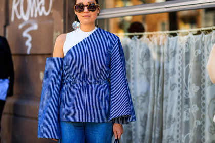 asymetric, atmosphere details, AUTUMN WINTER 2017-2018, AW 17-18, blue denim, blue shirt, denim pants, detail, earrings, FALL WINTER 2017-2018, fashion week, frenchystyle, FW, FW 17-18, graphic shirt, horizontal, jeans, jonathan paciullo, MFW, MILAN, printed shirt, rachael wang, street style, striped shirt, stripes, sunglasses, trousers