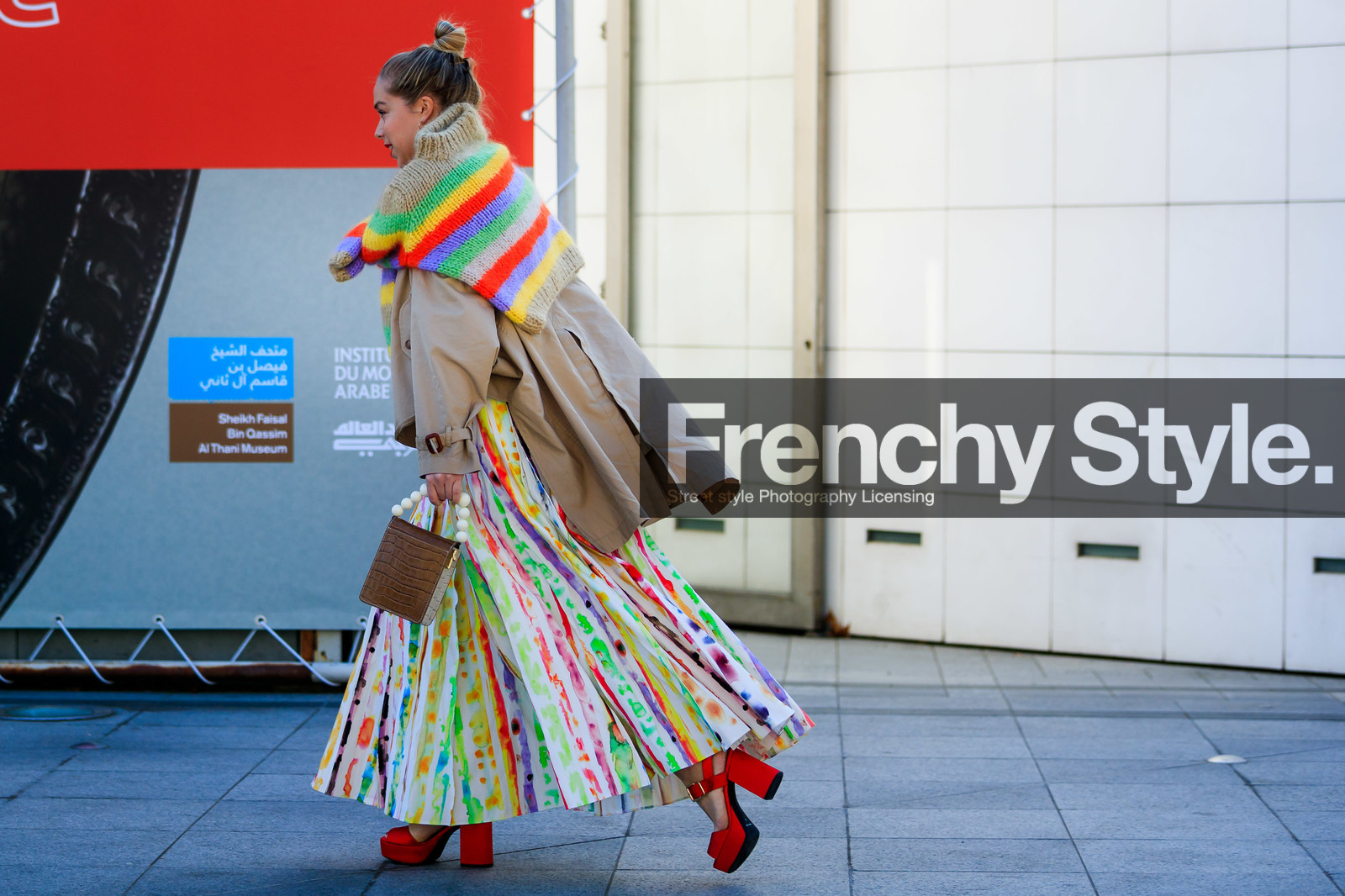 beige jacket, brown bag, chloe king, graphic dress, graphic skirt, high heels, leather bag, leather shoes, multicolor dress, multicolor skirt, multicolor sweater, printed dress, printed skirt, printed sweater, red shoes, striped sweater, tied up sweater, white skirt, PARIS, PFW, street style, jonathan paciullo, FW, frenchystyle, fashion week, AUTUMN WINTER 2019-2020, AW 19-20, FALL WINTER 2019-2020, FW 19-20, horizontal, atmosphere details, full length