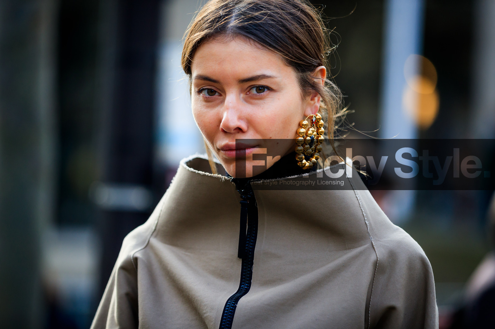 atmosphere details, AUTUMN WINTER 2017-2018, AW 17-18, beige dress, detail, earrings, FALL WINTER 2017-2018, fashion week, frenchystyle, FW, FW 17-18, horizontal, jonathan paciullo, julie pelipas, PARIS, PFW, portrait, street style, zip