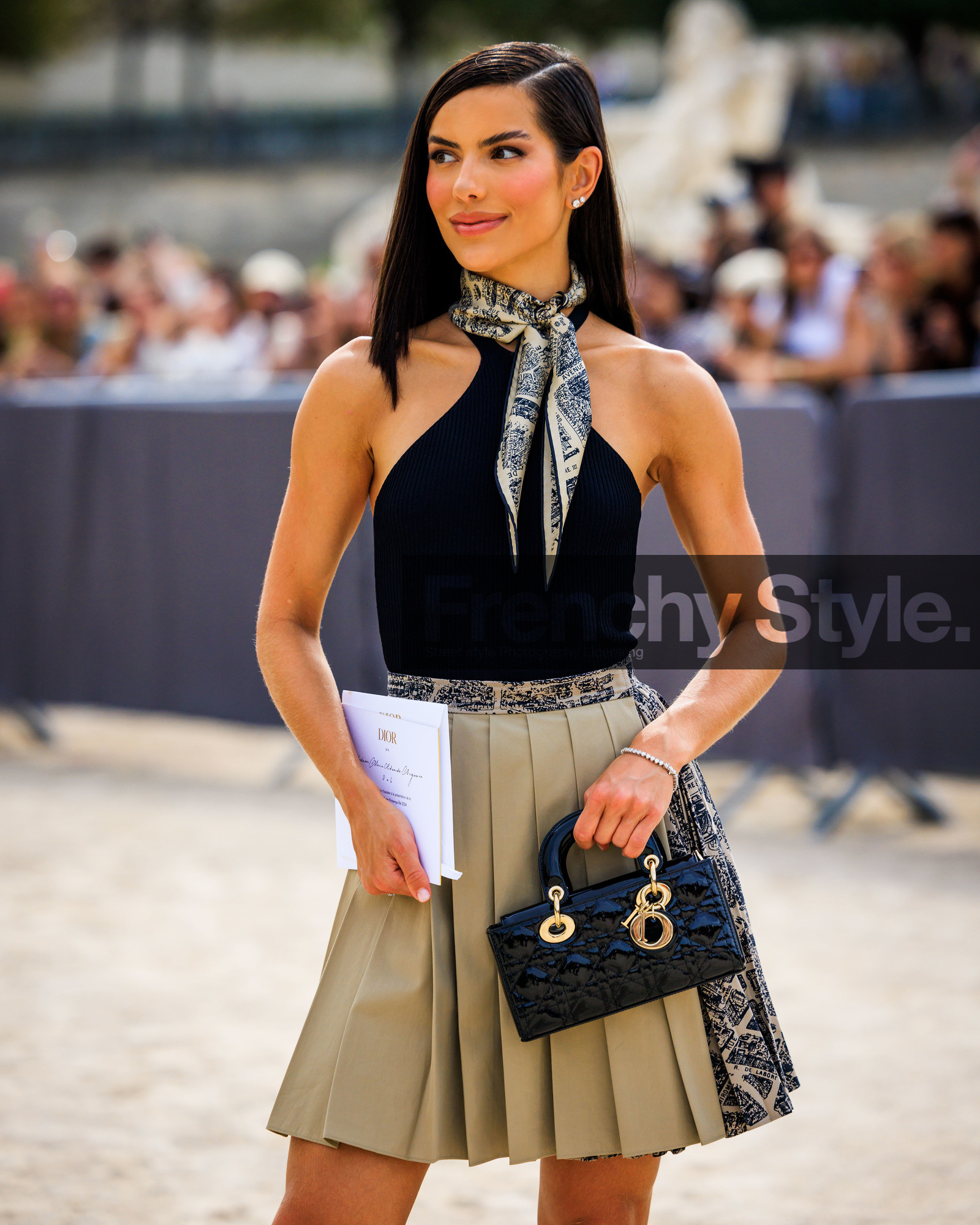 fashion week, frenchystyle, FW, jonathan paciullo, street style, PFW, PARIS, SPRING SUMMER 2024, SS 24, vertical, atmosphere details, detail