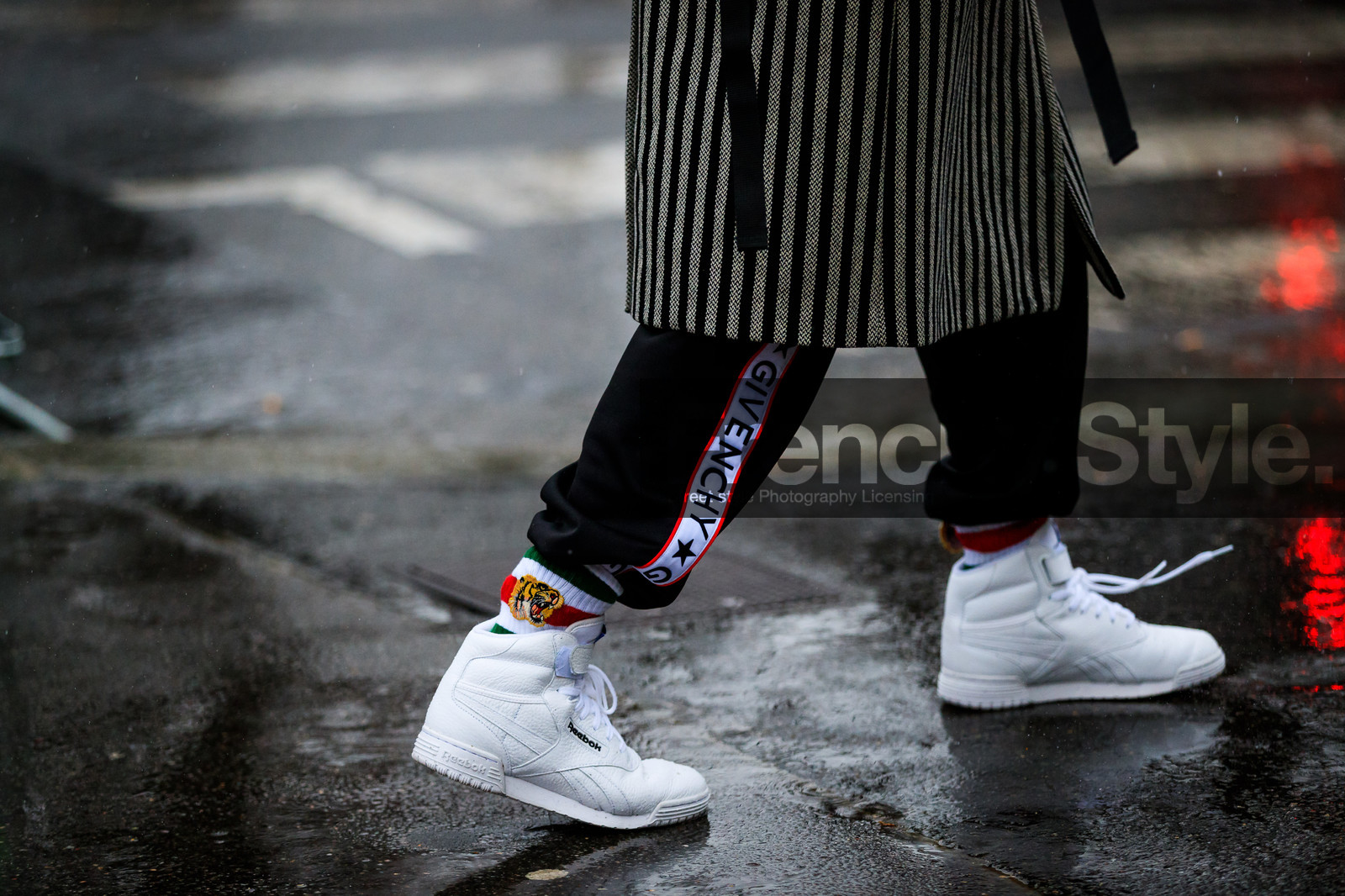 atmosphere details, AUTUMN WINTER 2017-2018, AW 17-18, back detail, black pants, detail, FALL WINTER 2017-2018, fashion week, frenchystyle, FW, FW 17-18, givenchy, horizontal, jonathan paciullo, PARIS, PFW, printed coat, printed pants, reebok, street style, striped coat, sweatpants, trousers, white sneakers, white socks