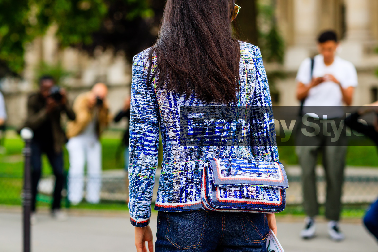 atmosphere details, AUTUMN WINTER 2016-2017, AW 16-17, blue bag, blue denim, blue jacket, chanel, denim pants, detail, FALL WINTER 2016-2017, fashion week, frenchystyle, FW, FW 16-17, HAUTE COUTURE, horizontal, jeans, jonathan paciullo, justine lee, MENSWEAR, PARIS, PFW, printed bag, printed jacket, street style, trousers, tweed bag, tweed jacket