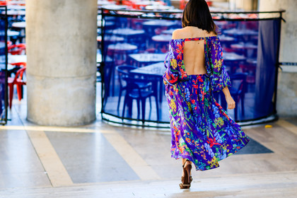 atmosphere details, back detail, detail, fashion week, floral, flower, frenchystyle, FW, high heels, horizontal, jonathan paciullo, leather shoes, off the shoulder, open back, PARIS, PFW, printed dress, purple dress, SPRING SUMMER 2017, SS 17, street style